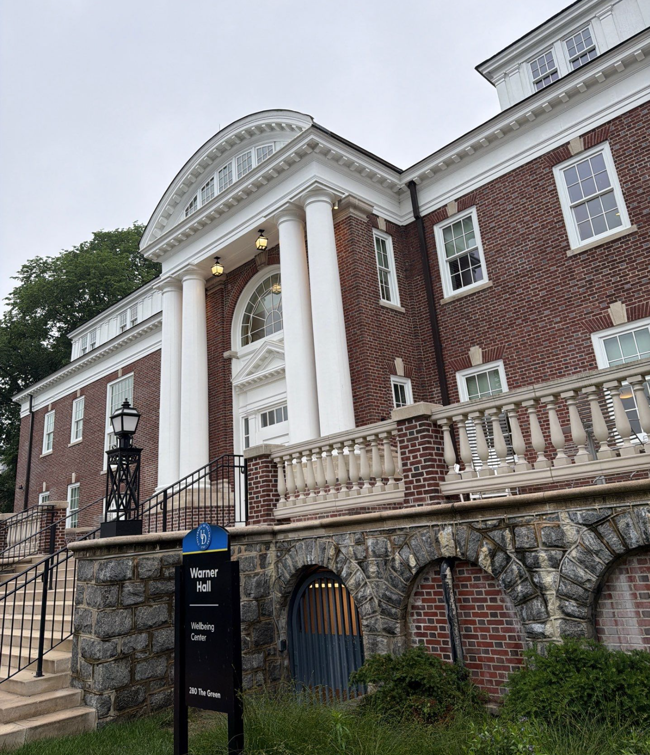Image from the lawn of the Warner Hall building at the University of Delaware in Newark